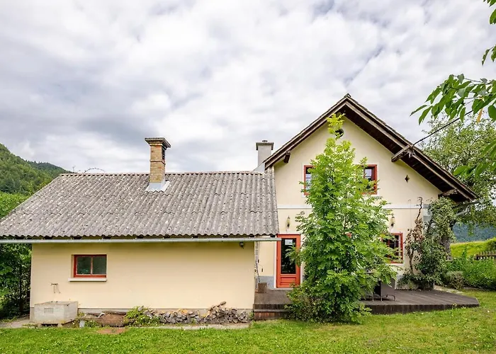Bela Luna - Charming Garden Cottage Near Lake Bled